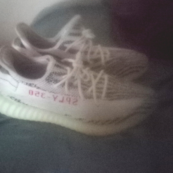 Yeezy 350 boost zebra